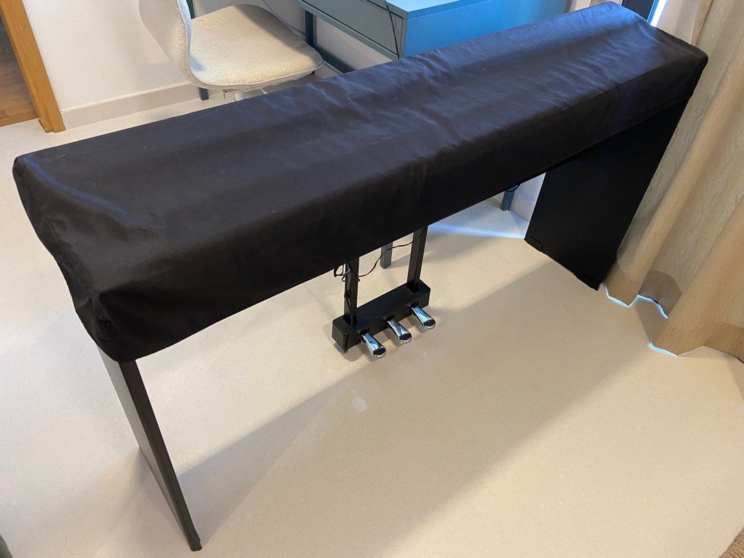 Yamaha P125 keyboard with stand and pedals, Hobbies & Toys, Music