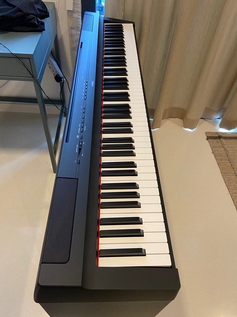 Yamaha P125 keyboard with stand and pedals, Hobbies & Toys, Music
