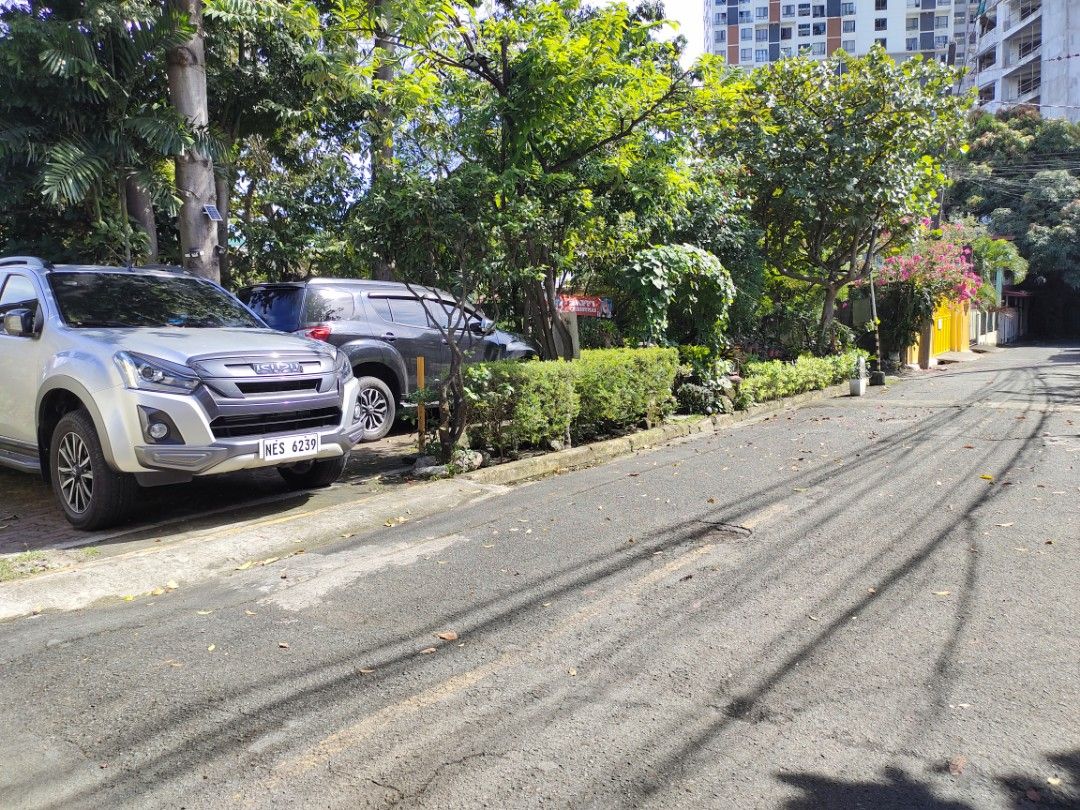 572sqm Corner Lot For SALE Pangilinan Compound Congressional Avenue