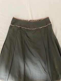 Skirt includes postage 