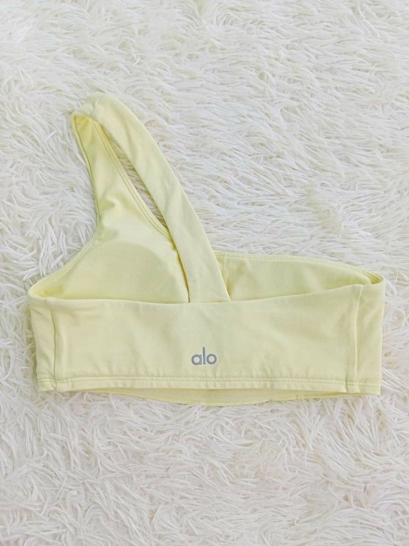 Alo Yoga Wellness Bra in Gray, Fesyen Wanita, Pakaian Wanita, Atasan di  Carousell