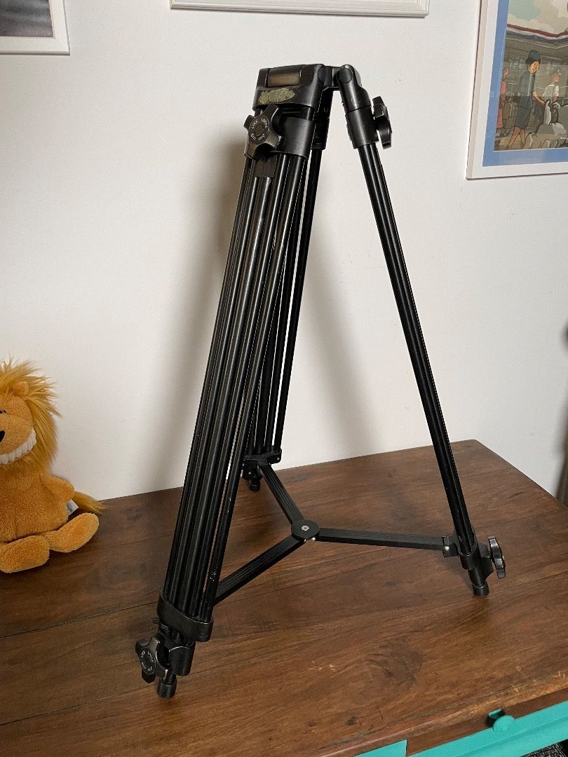 Aluminium tripod legs (no head) very tall, Photography, Photography