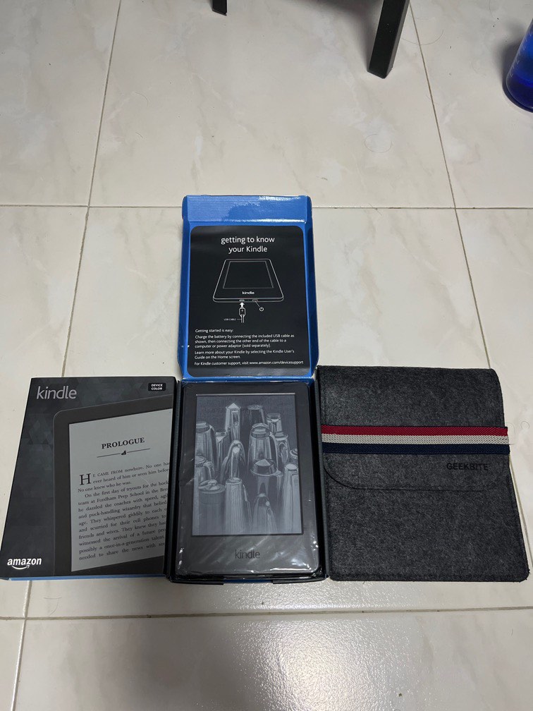 Amazon Kindle (7th Generation) 4GB, Mobile Phones & Gadgets, EReaders