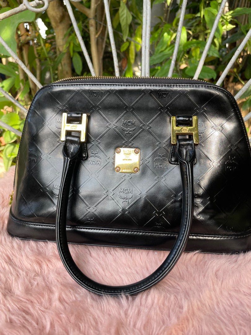 auth alma mini mcm (Category: Luxury Bags & Wallets) located in Bauang. Submitted by rjae07 (Listing ID 1203407405, Image 2). Description: mcm mini alma rank ab .