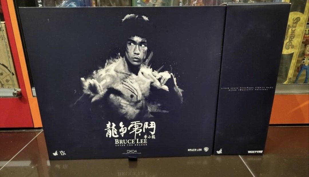 Hot Toys DX04 Enter the Dragon Bruce Lee 12 30cm Collectible Figurine EXCLUSIVE Version (boite scellée
