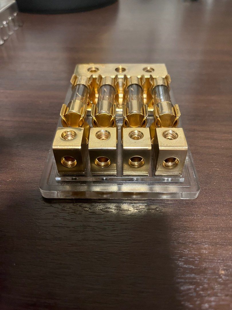 Car audio fuse box included fuses 1 to 4 out, Car Accessories