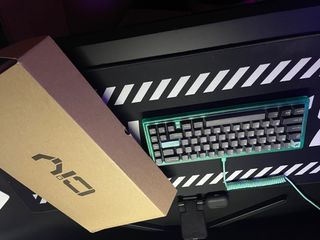 custom keyboard Ciy gas 67 moded keyboard ( free 2 small katana)
