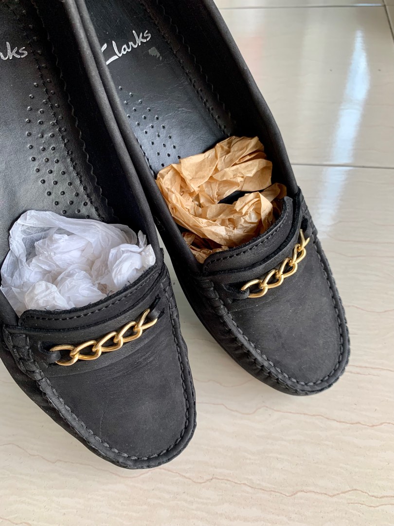Clarks sales suede flats