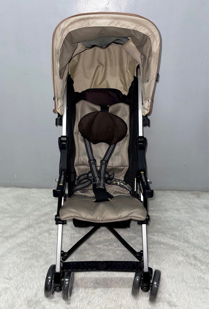COMBI UMBRELLA STROLLER Babies Kids Going Out Strollers on