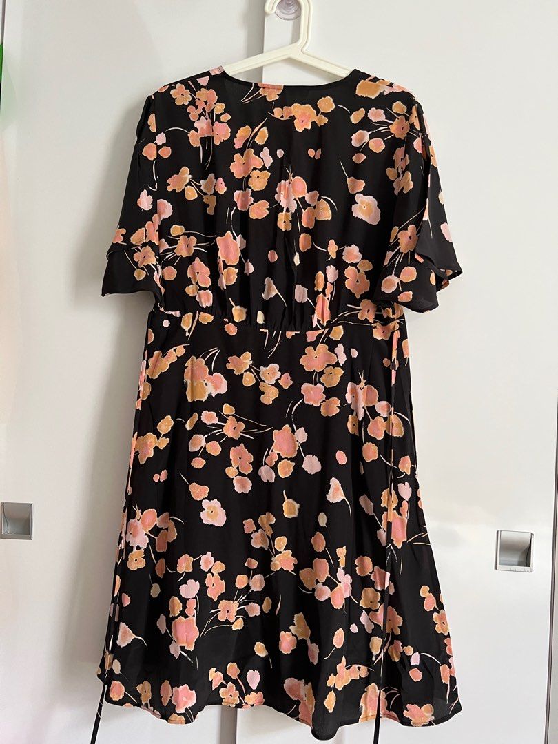 comptoir des cotonniers silk dress COMPTOIR DES COTONNIERS Black Short Sleeve Mini Silk Dress