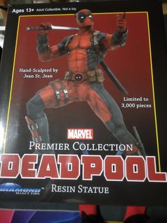 Deadpool statue