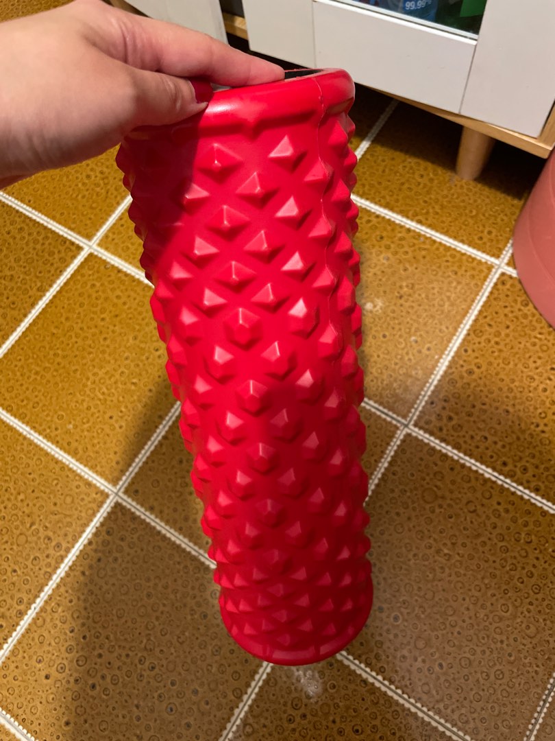 Decathlon foam roller, 運動產品, 運動與健身, 運動與健身 拉伸配件 Carousell