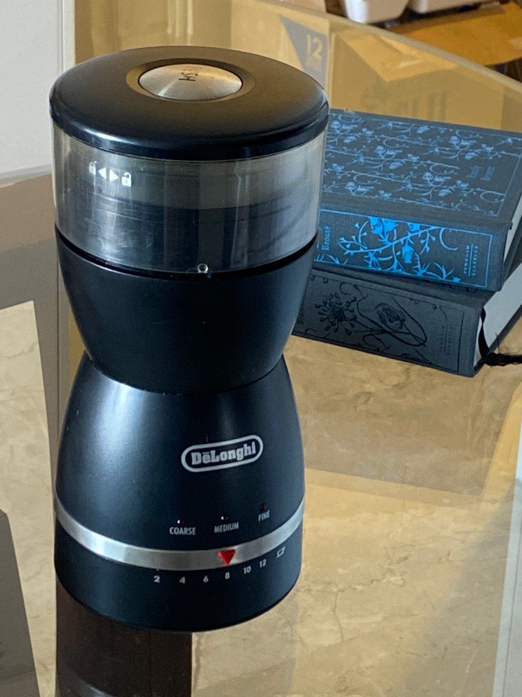 DeLonghi coffee + nuts grinder, TV & Home Appliances, Kitchen