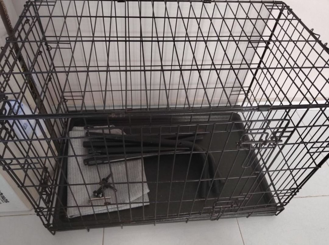 Elevated dog crate hot sale