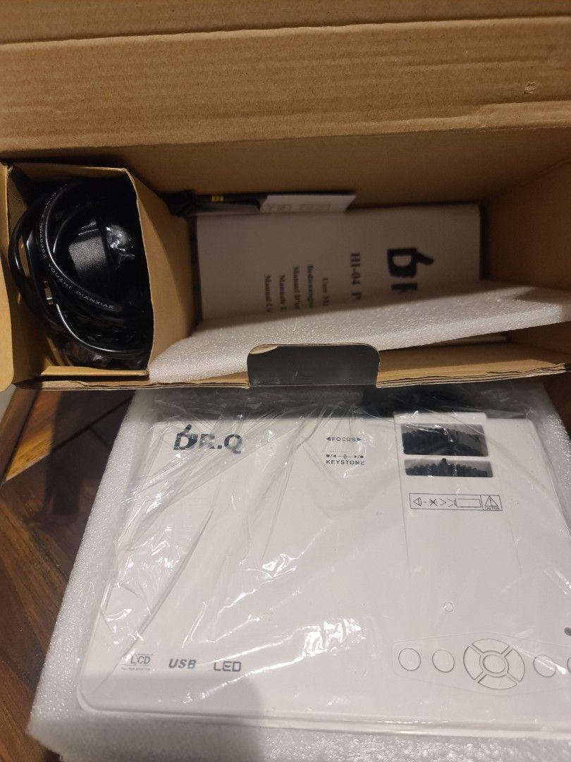 Dr Q Projector, TV & Home Appliances, TV & Entertainment, Projectors on