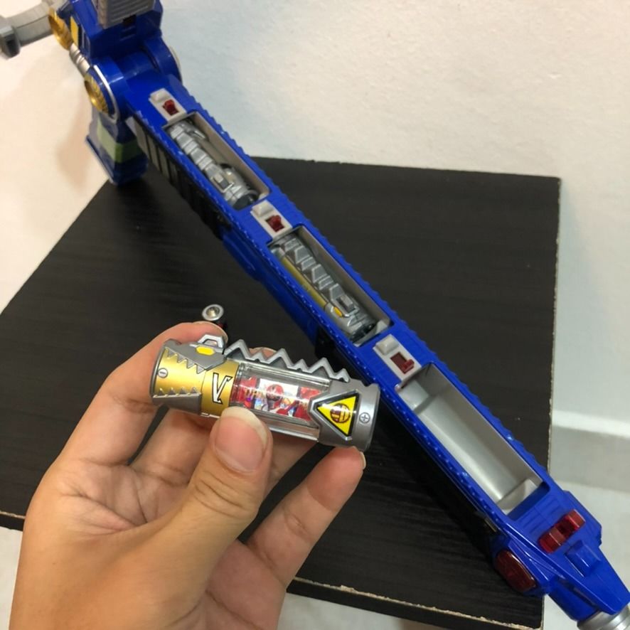 DX Zandar Thunder Kyoryu Gold s Sword Zyuden Sentai Kyoryuger