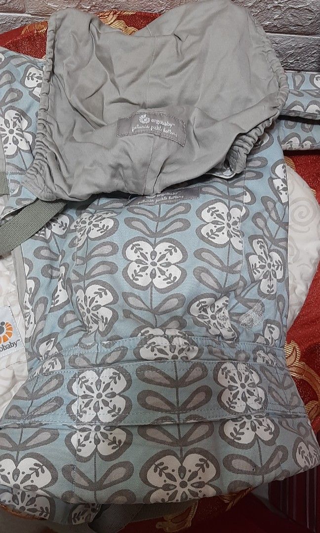 Ergobaby petunia pickle bottom Babies Kids Going Out Carriers