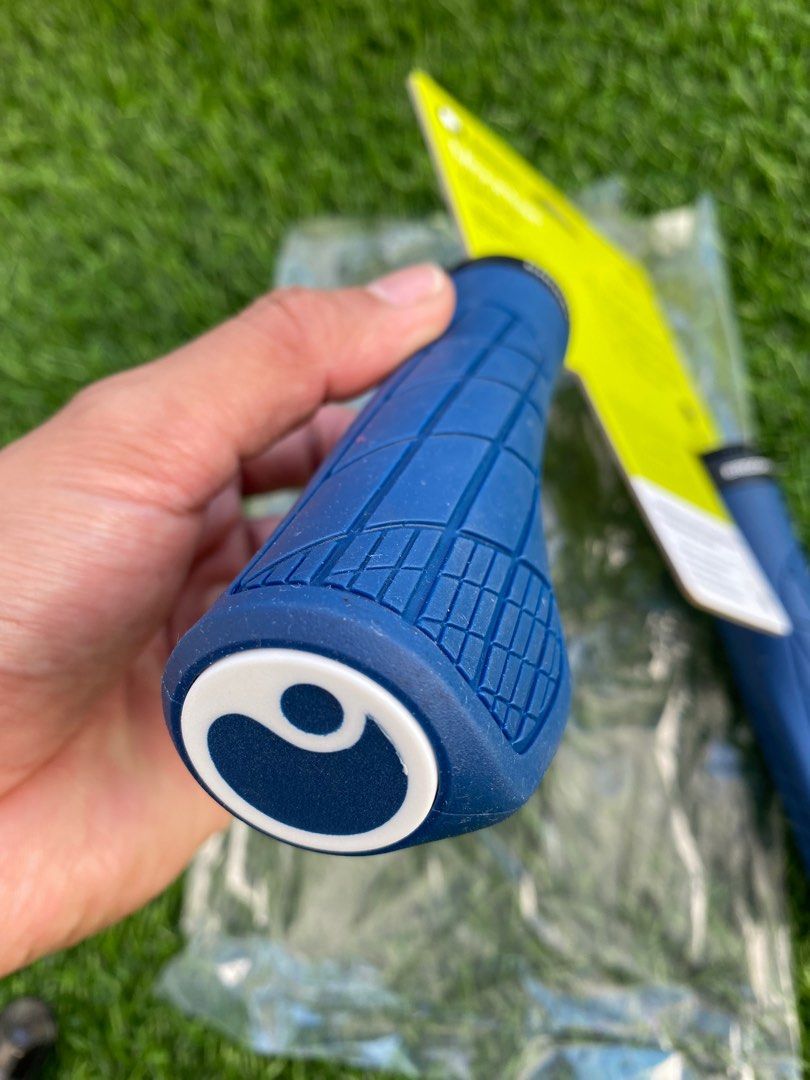 Ergon GA3S Nightride Blue Grips (New), Sports Equipment, Bicycles