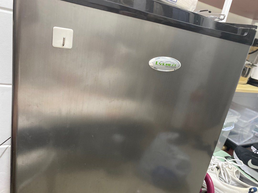 EVEREST REFRIGERATOR 3.3 cu ft, TV & Home Appliances, Kitchen