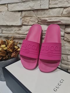 Gucci Logo Slides