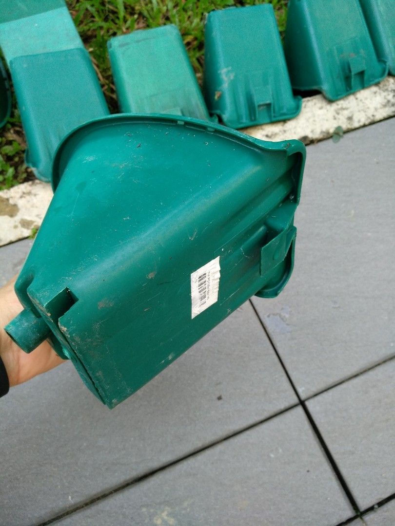 Hanging pots, Furniture & Home Living, Gardening, Pots & Planters on