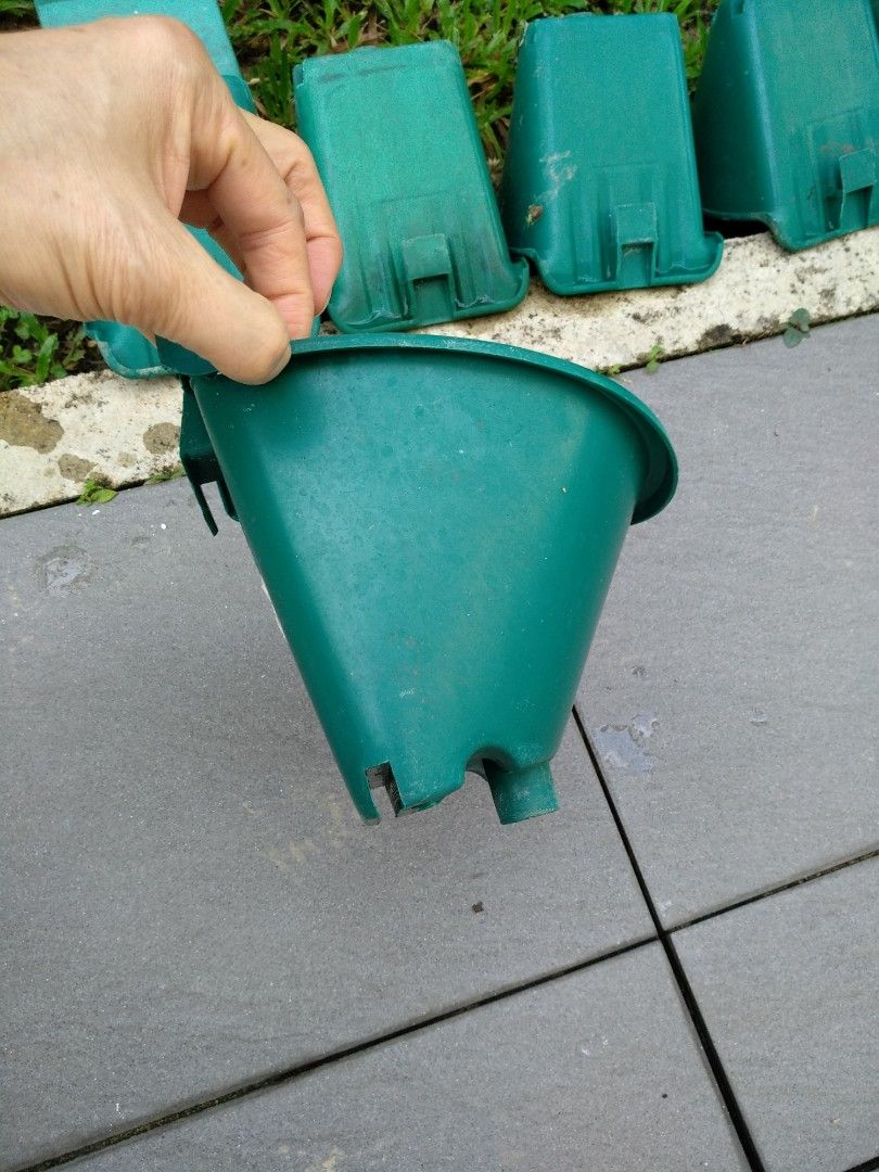 Hanging pots, Furniture & Home Living, Gardening, Pots & Planters on