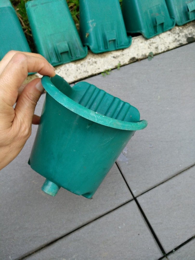 Hanging pots, Furniture & Home Living, Gardening, Pots & Planters on