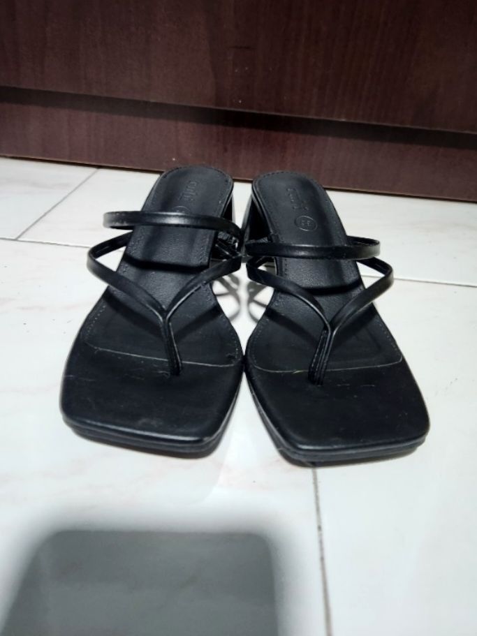 flip flop mule heels