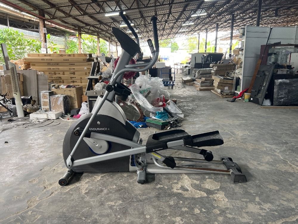 S20001040 Horizon Endurance 4 Cross Trainer Elliptical Machine