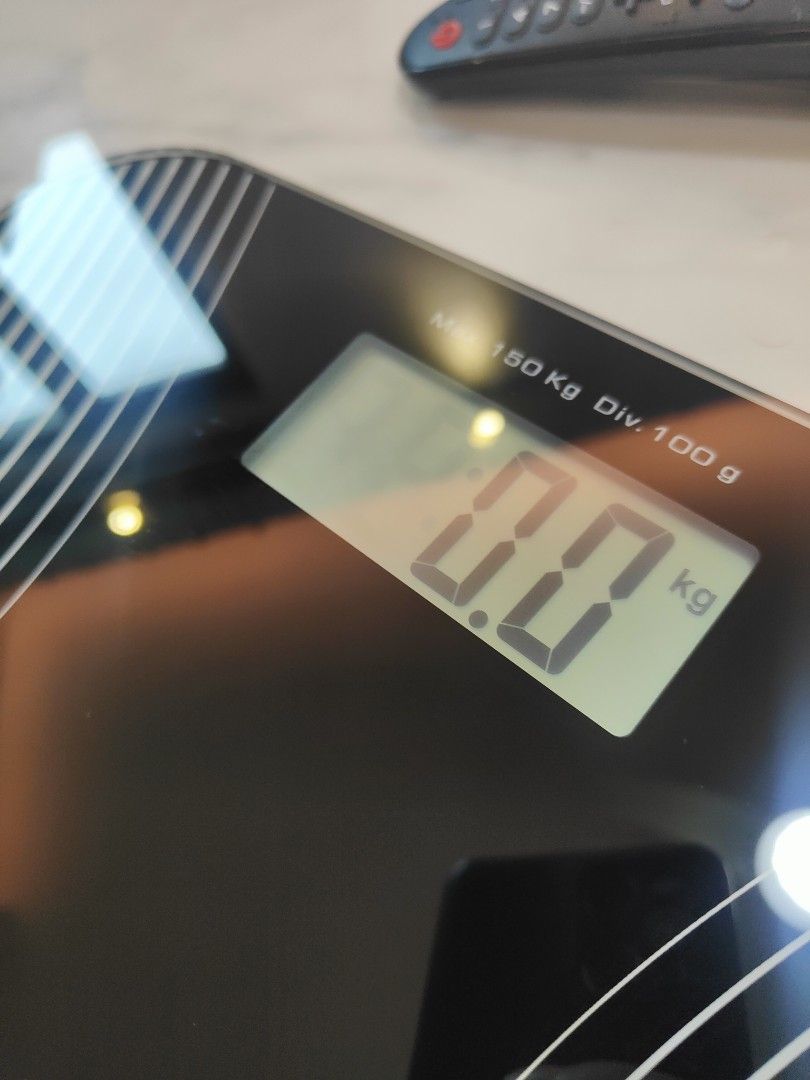 IKEA body scale, 健康及營養食用品, 健康監測儀和體重秤 Carousell