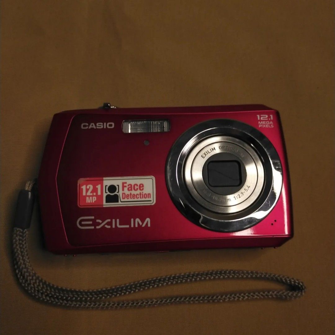 Kamera casio top exilim 12.1 megapixels