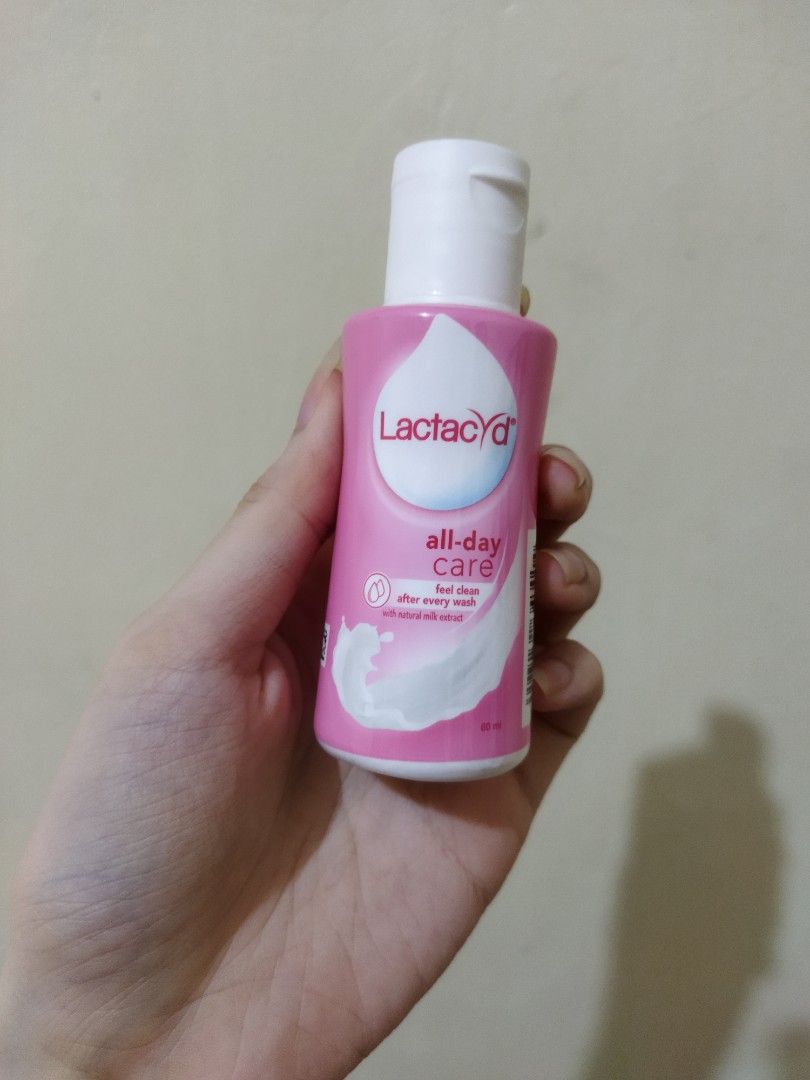 Lactacyd feminine wash daily care miss v Sabun body soap treatment