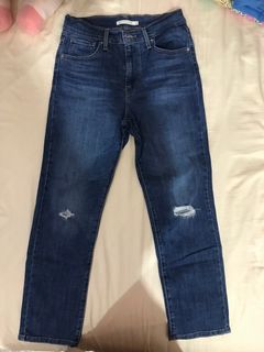 (Category: ) located in . Submitted by prelovedtaken (Listing ID 1203495338, Image 1). Description: .