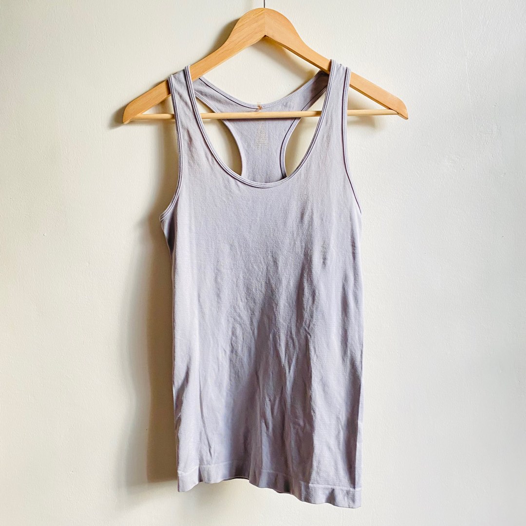 Light Gray Workout Top, Women's Fashion, Activewear on Carousell