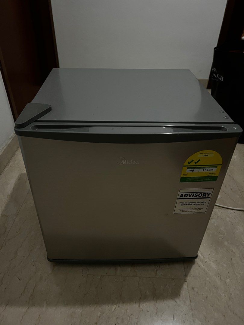 Midea MS50 44L mini fridge, TV & Home Appliances, Kitchen Appliances