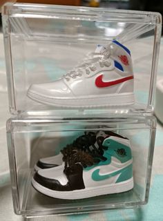 mini finger shoes nike