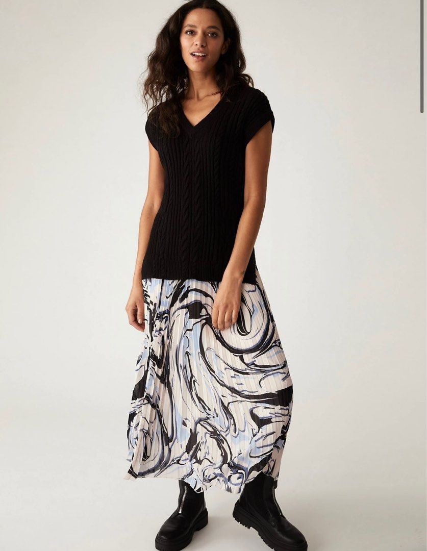 Black maxi skirt hotsell marks and spencer