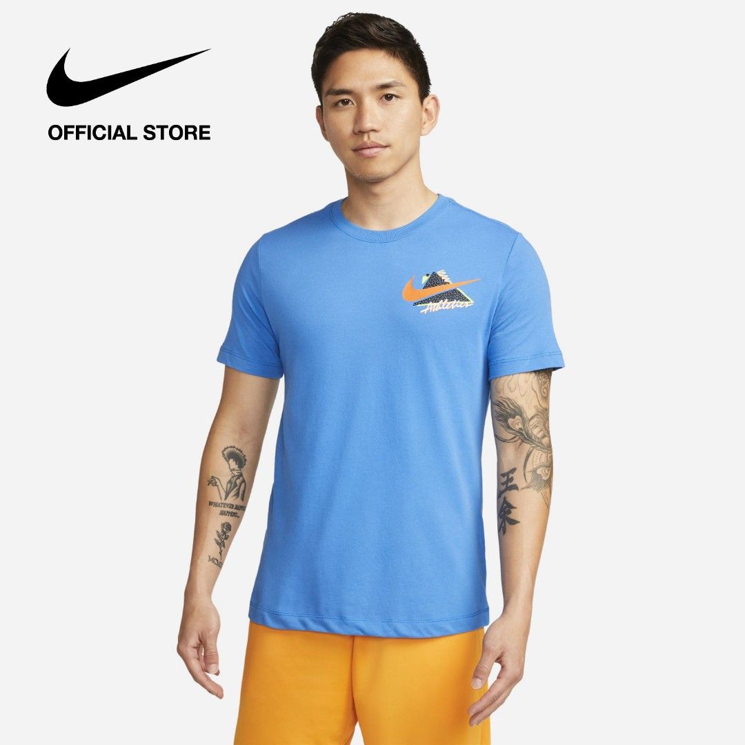 Nike story pack t shirt discount
