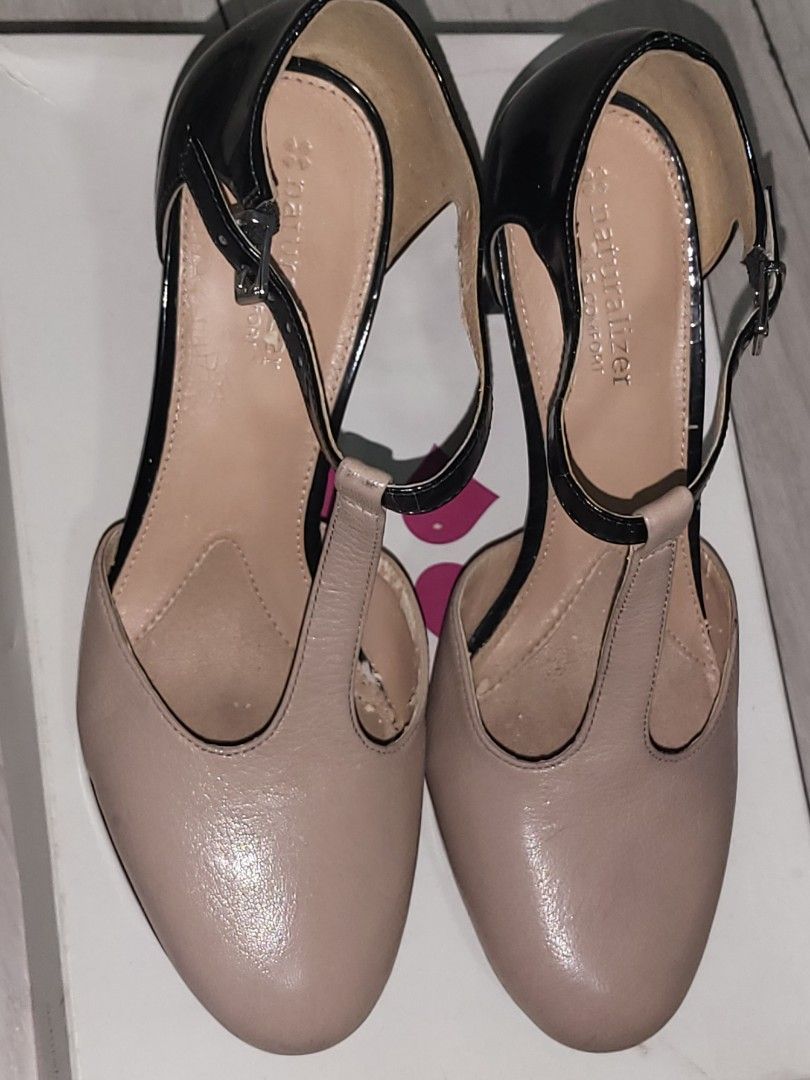 Nude and black womens shoes Naturalizer heels N5 comfort Women s