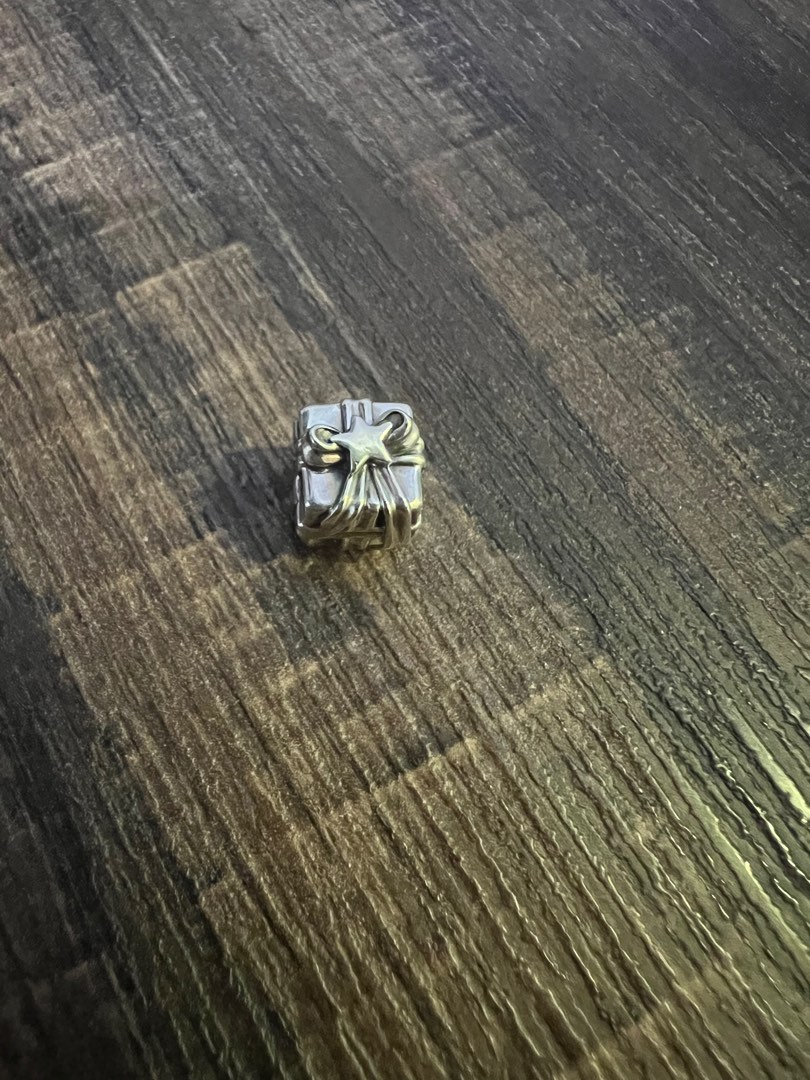Pandora gleaming gift charm sale