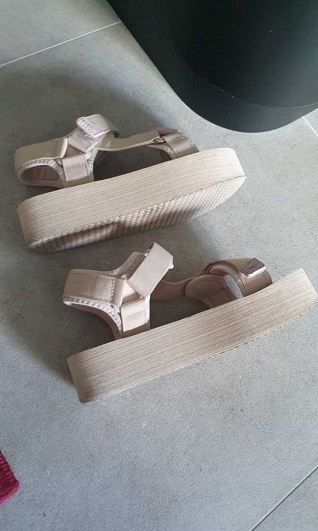 Pull and bear sale flatforms