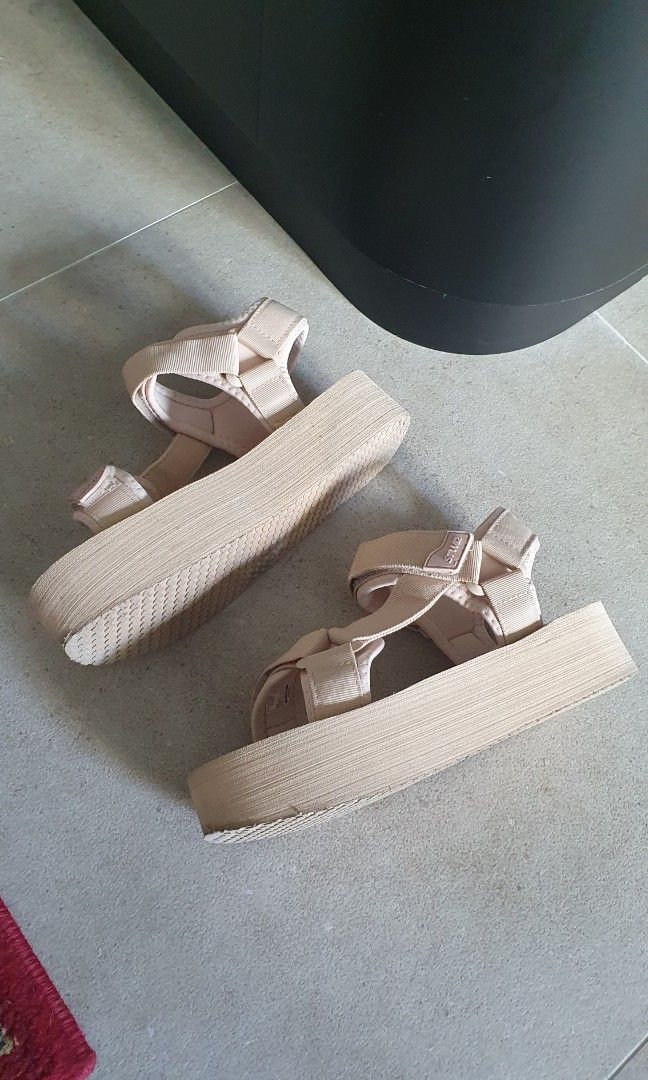 Pull and new arrivals bear flatforms