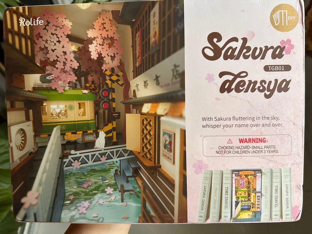 Rolife Sakura Densya Book Nook TGB01