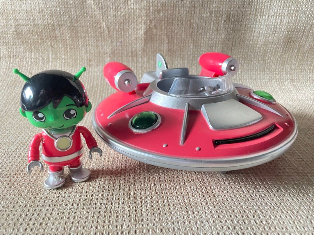 Ryan's world spaceship top