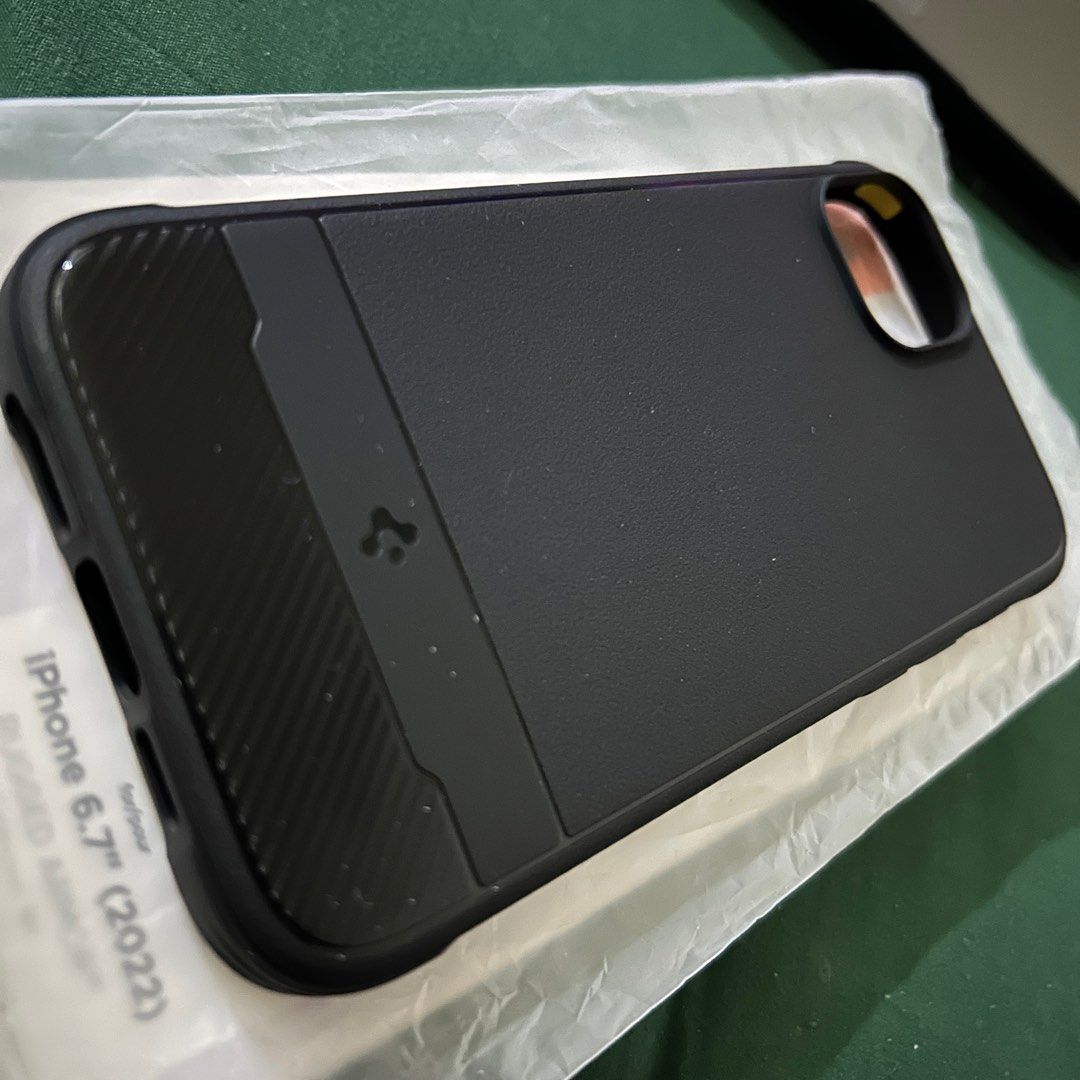 Spigen Rugged Armor MagFit iPhone 14 Plus (6.7”), Mobile Phones