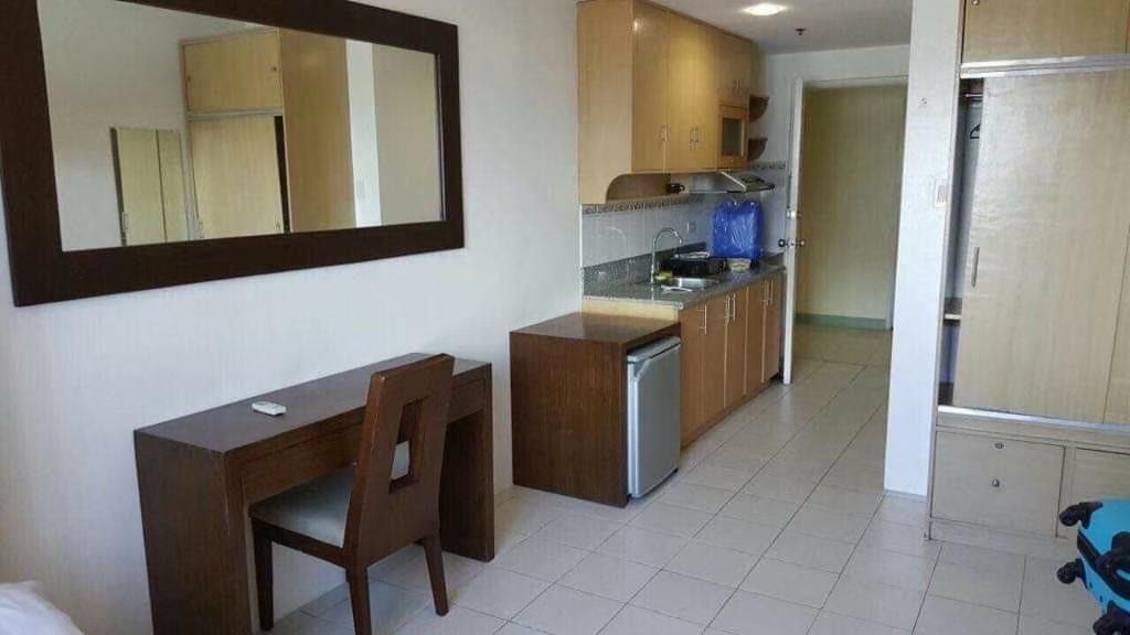 The Grand tower Sale (Category: Apartments & Condos) located in Pasay City. Submitted by louyue (Listing ID 1203521937, Image 3). Description: Affordable Condo unit for sale net 2.2Mcash Fully furnished Updated Tax Updated Asso dues With Clean Title Ready to move in 𝐅𝐎𝐑 𝐑𝐄𝐒𝐀𝐋𝐄 𝐂𝐎𝐍𝐃𝐎 𝐔𝐍𝐈𝐓 Location: 𝗧𝗛𝗘 𝗚𝗥𝗔𝗡𝗗 𝗧𝗢𝗪𝗘𝗥𝗦 𝗠𝗔𝗡𝗜𝗟𝗔(Tower 1) near DLSU ▪️Clean Title ▪️All appliances included ▪️22sqm Studio Type ▪️All taxe
