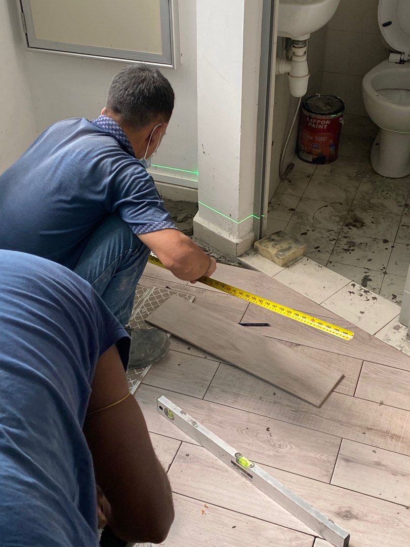 Tiler, cement screeding62863076161665112