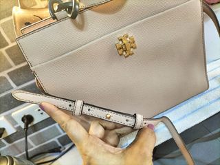 (Category: ) located in . Submitted by FashionBlock (Listing ID 1203402826, Image 1). Description: .