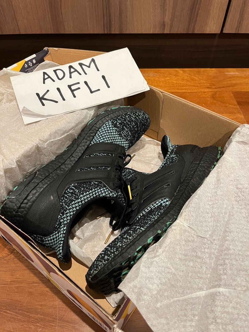 Ultra boost 2025 black true green