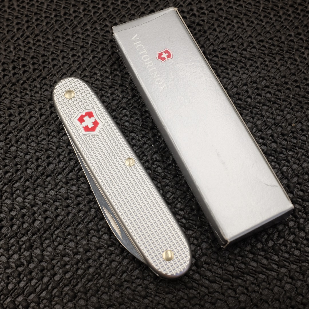 Victorinox Solo Alox (Silver) Swiss Army Knife, Sports Equipment ...